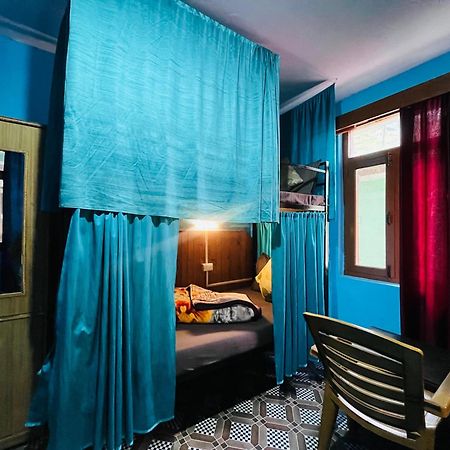 Non Stop Cafe Hostel & Stay Маналі Екстер'єр фото