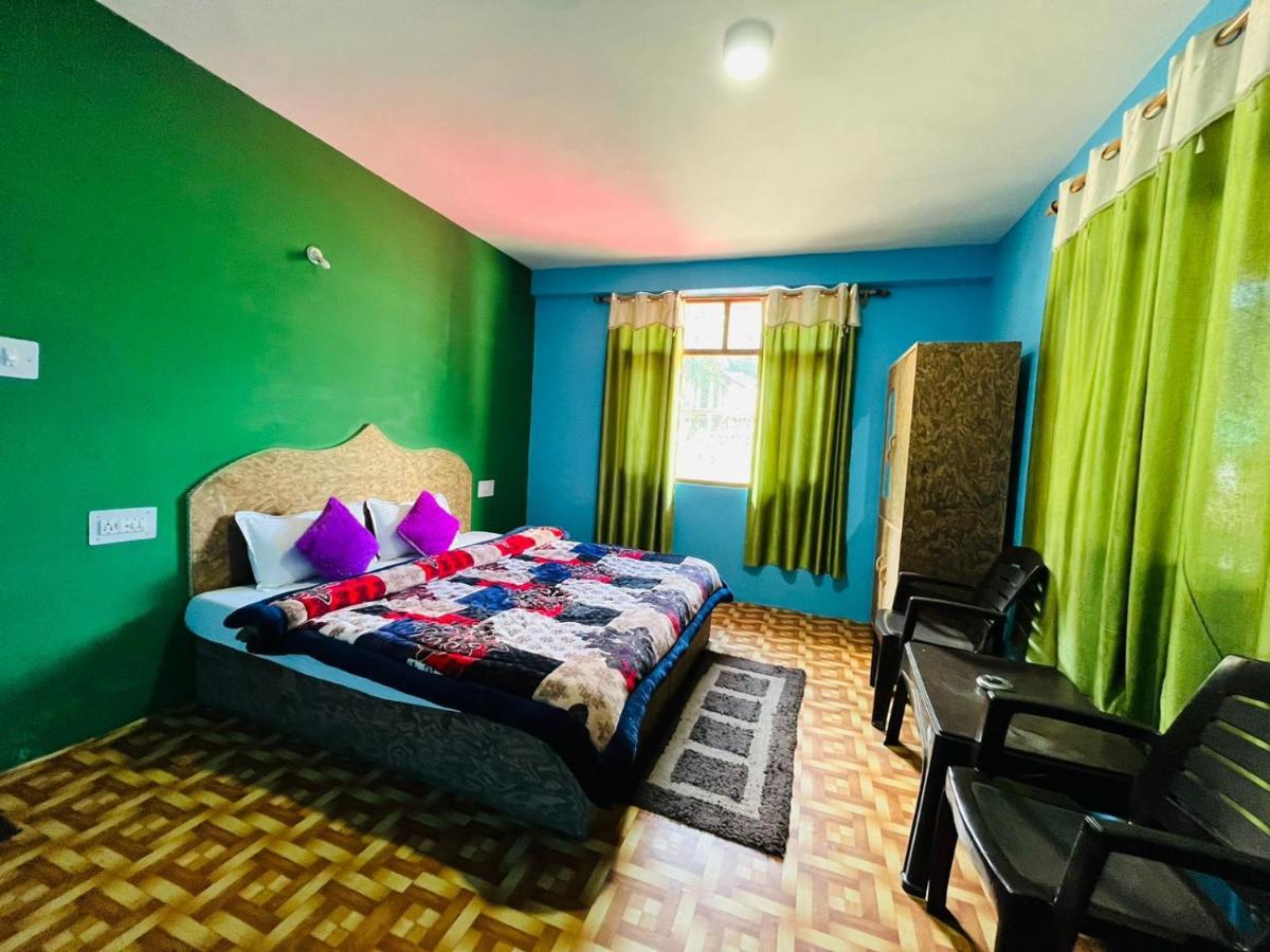 Non Stop Cafe Hostel & Stay Маналі Екстер'єр фото